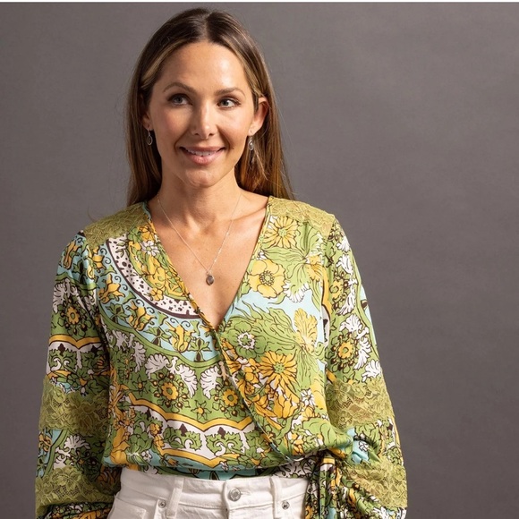 Anthropologie Tiny Long-Sleeve Printed V-Neck Wrap Top - Picture 5 of 6